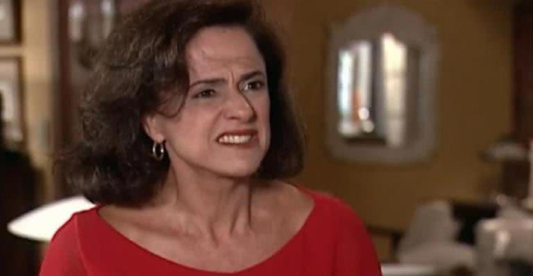 Alma é interpretada por Marieta Severo em 'Laços de Família' - TV Globo