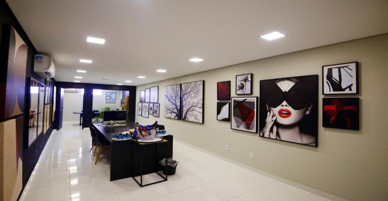 Online Quadros abre loja com galeria de arte no Jardim Anália Franco - Dorival Moreira