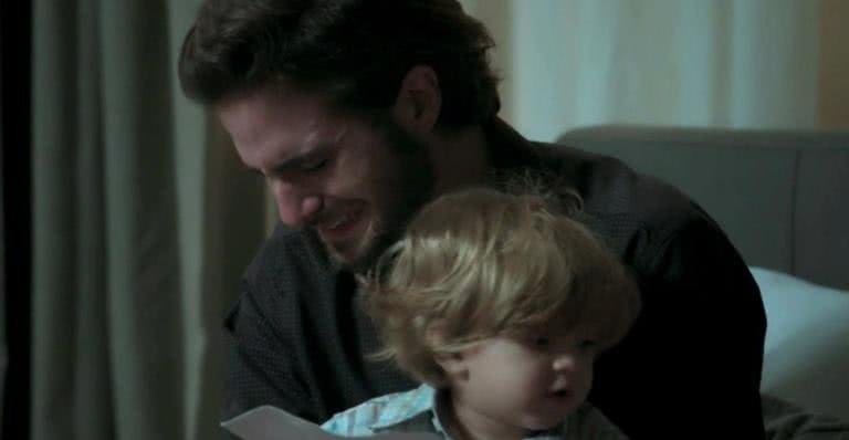 Em 'A Força do Querer', Ruy (Fiuk) sofre ao descobrir que Ruyzinho não é seu filho - Globo