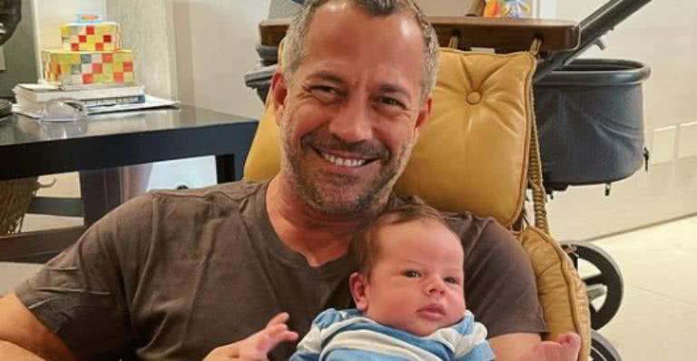 Malvino Salvador se derrete por filho caçula, Rayan, de dois meses - Instagram/@eumalvinosalvador