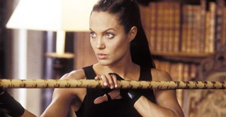 Angelina Jolie em cena de 'Lara Croft: Tomb Raider' - Divulgação