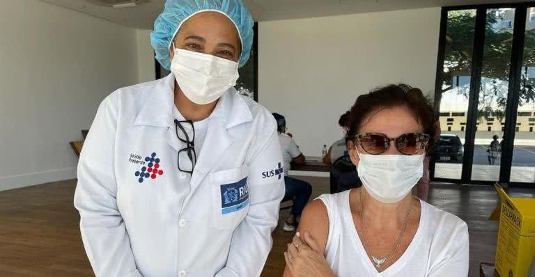Lilia Cabral entra no time dos famosos vacinados contra a Covid-19 - Instagram/@lilia_cabral