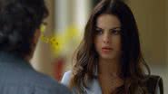 Alice (Sthefany Brito) é surpreendida por Renato (Luiz Carlos Vasconcelos) em 'A Vida da Gente' - Globo