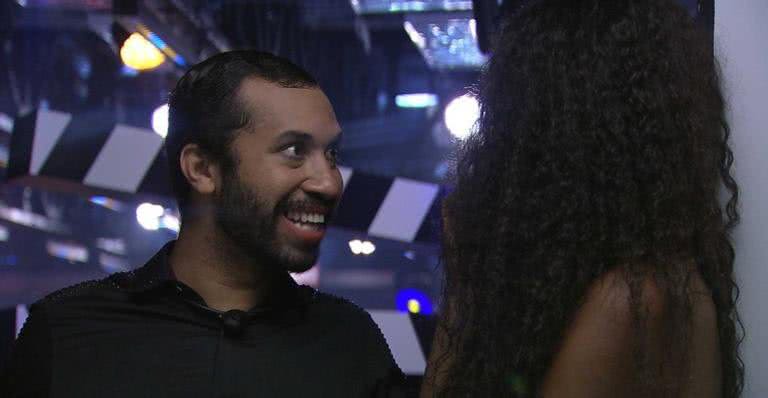 Gilberto confessou para Camilla de Lucas que está apaixonado por Fiuk - TV Globo