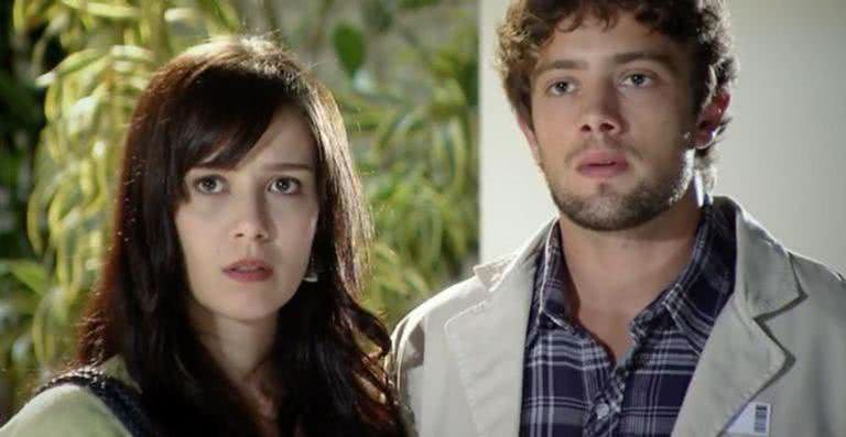 Manuela flagra Rodrigo e Ana em clima de romance - Divulgação/TV Globo