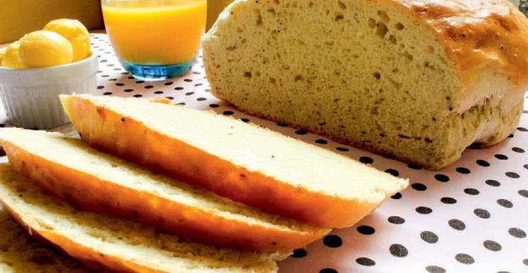 Pão de aveia e linhaça é um ótimo prato para servir no café da manhã - Divulgação