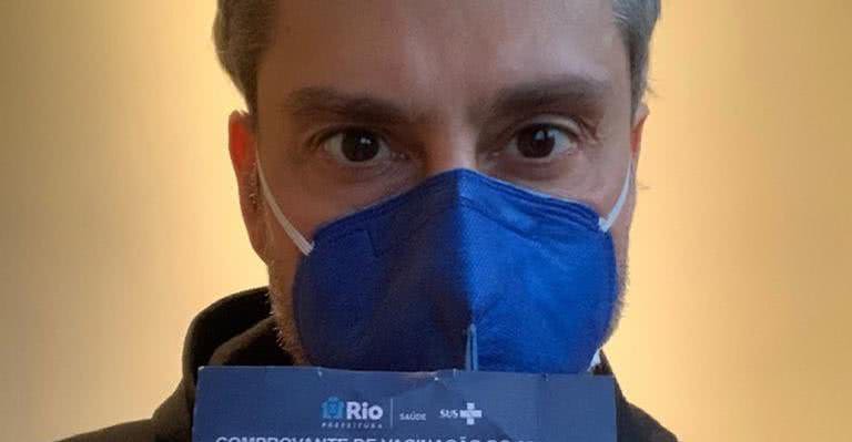 Alexandre Nero integra o time dos famosos que já receberam a primeira dose da vacina contra a covid-19 - Instagram/@alexandrenero