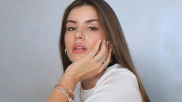 Camila Queiroz esbanja beleza em clique de roupa íntima - Divulgação/Instagram
