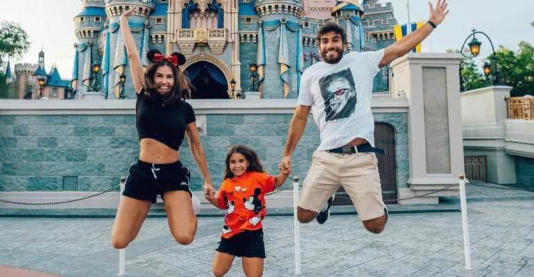 Deborah Secco, Maria Flor e Hugo Moura curtem dias de diversão na Disney - Instagram/ @dedesecco