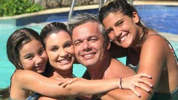 Otaviano publicou uma foto com a família durante um mergulho no mar - Instagram/@otaviano