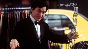Jackie Chan em cena de 'The Tuxedo' - Divulgação