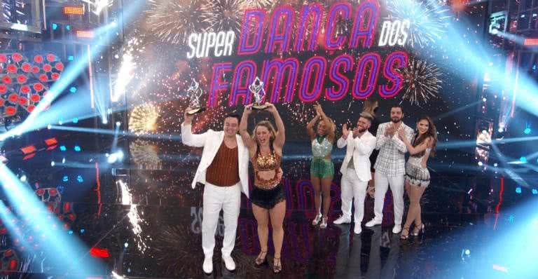 Paolla Oliveira é a grande campeã do 'Super Dança dos Famosos' - Gshow