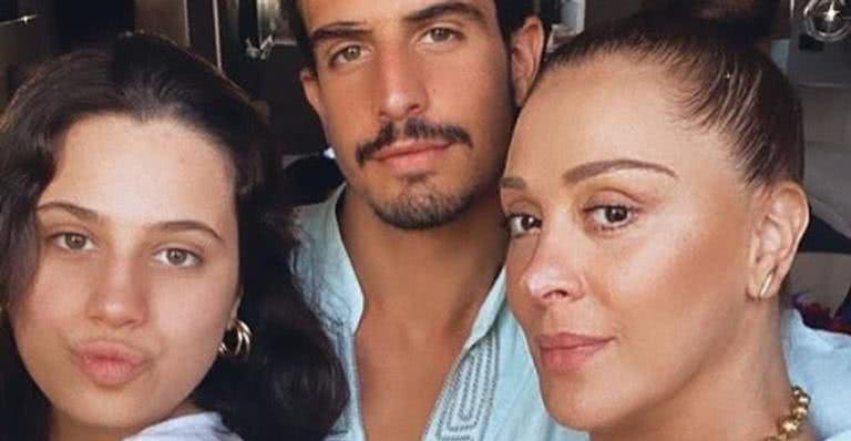 Sophia e Enzo posaram no colo da mãe, Claudia Raia - Instagram/@claudiaraia