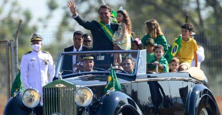 Nelson Piquet digiriu o Rolls-Royce com Jair Bolsonaro - Marcelo Camargo/Agência Brasil