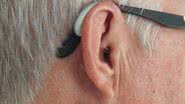 A perda auditiva não tratada potencializa a desconexão social e cognitiva. - Mark Paton/Unsplash