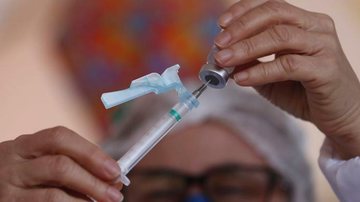 Terceira dose visa reforçar a imunização contra covid - Fabio Rodrigues Pozzebom/Agência Brasil