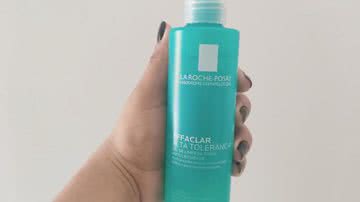 O gel limpa de forma eficaz, reduzindo a oleosidade e o brilho sem irritar a pele - Juliana Ribeiro