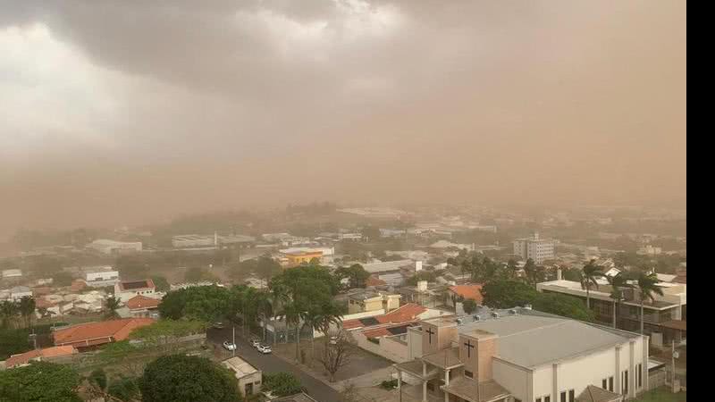 Tempestade de poeira assusta população em Presidente Prudente - Reprodução/G1