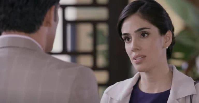 Paulina (Sandra Echeverria) terá um mau pressentimento sobre sua mãe em 'A Usurpadora' - Divulgação Televisa/SBT