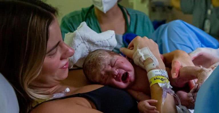 Shantal revela violência obstétrica no parto da segunda filha, Domênica - Instagram/@shantal