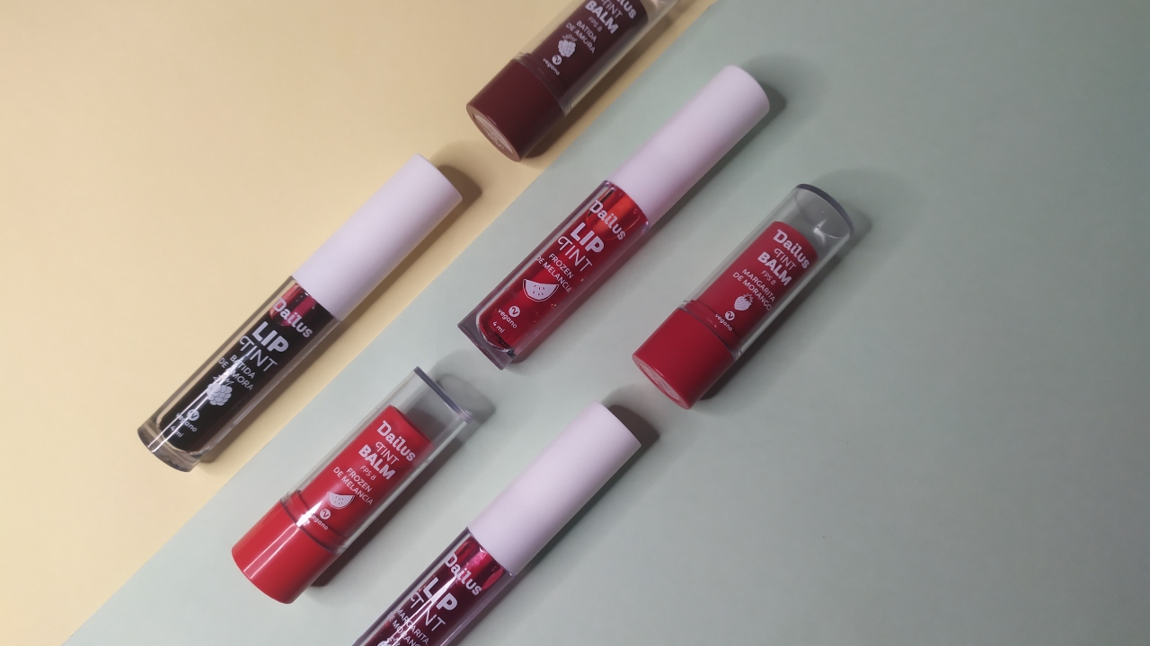 Combinação de Tint Balm e Lip Tint promete unir as principais características dos produtos: lábios hidratados e coloridos com tons naturais