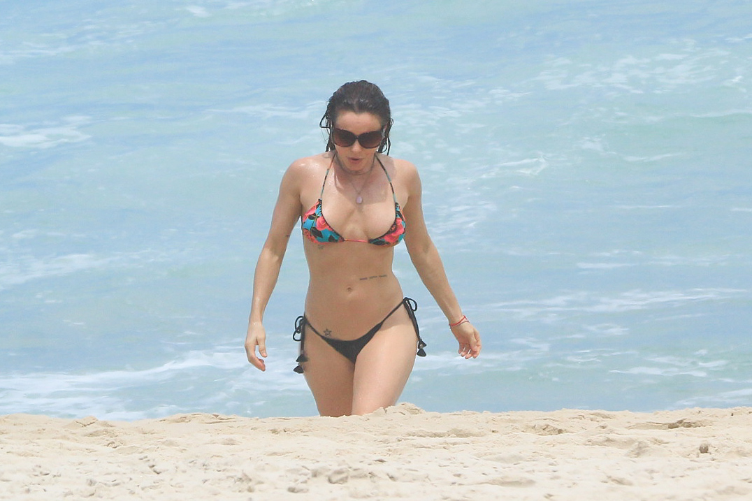 Rita Guedes na praia