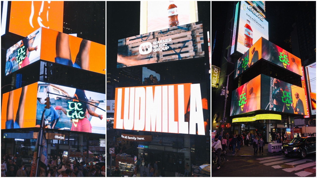 Três imagens de telões da Times Square, em Nova Iorque, nos Estados Unidos