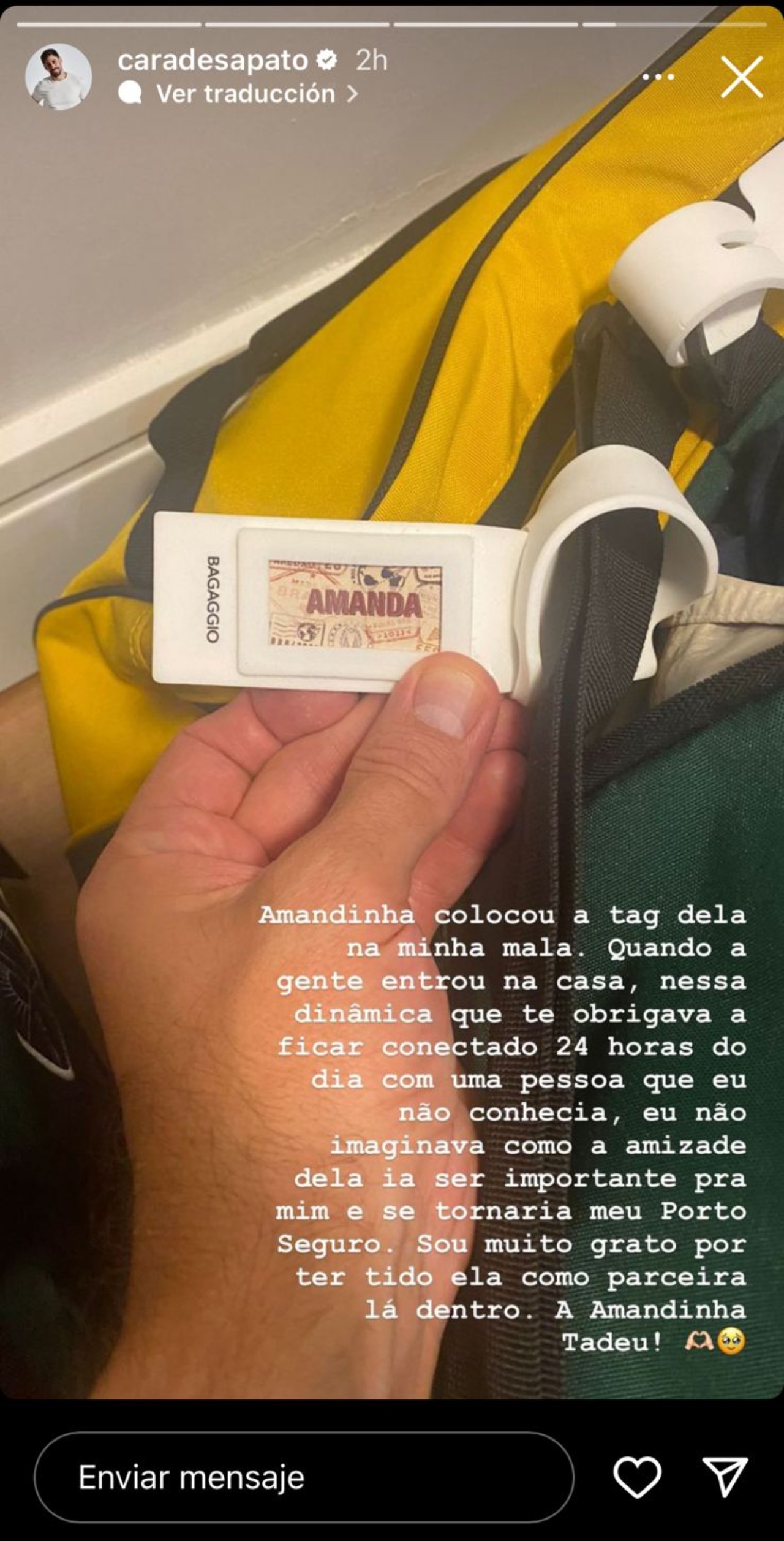 Story do Instagram de Cara de Sapato com a etiqueta deixada por Amanda em sua mala e uma declaração escrita