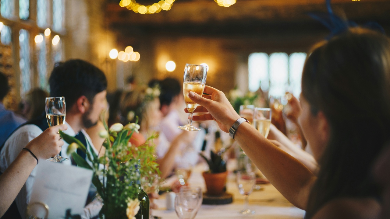 Etiqueta em festas: saiba como se comportar em casamentos