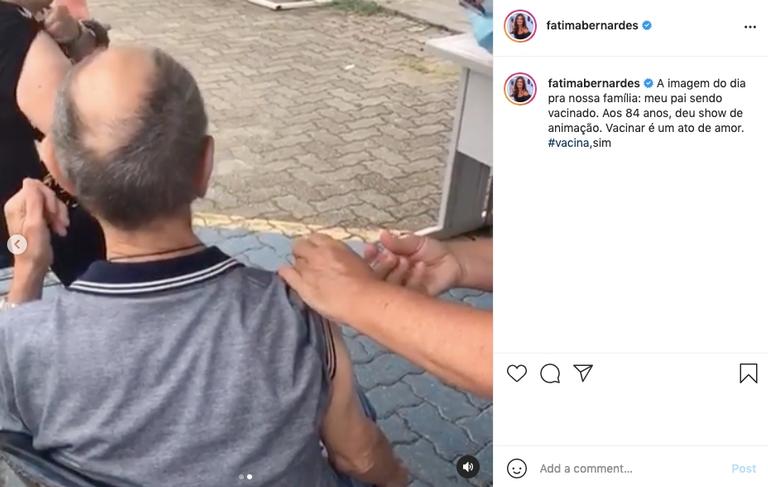 Fátima Bernardes leva seu pai, de 84 anos, para se vacinar contra a Covid-19