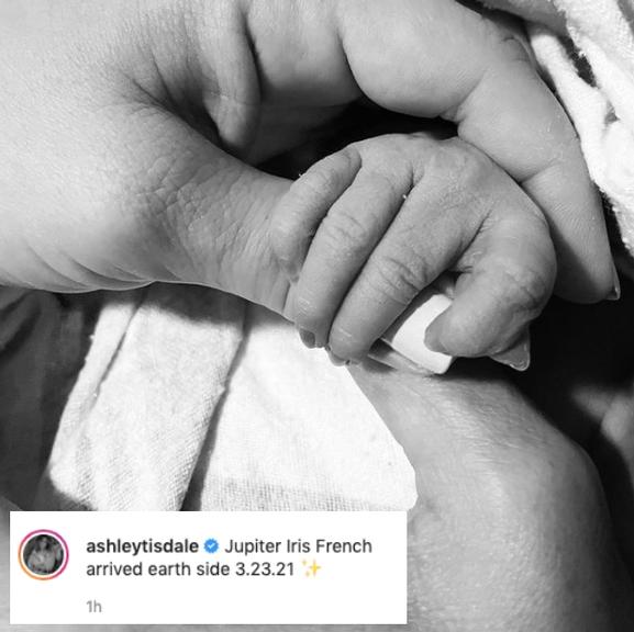 Ashley Tisdale, a eterna Sharpay Evans, dá à luz primeira filha