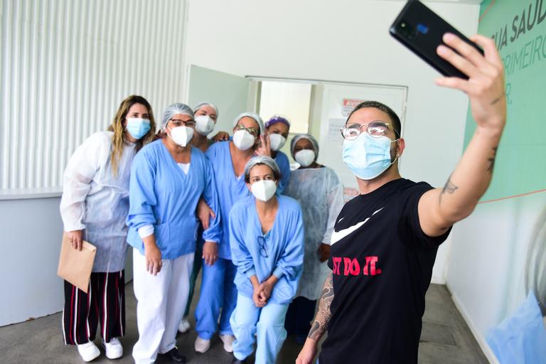 Mãe de Yudi Tamashiro recebe alta hospitalar após internação por Covid-19